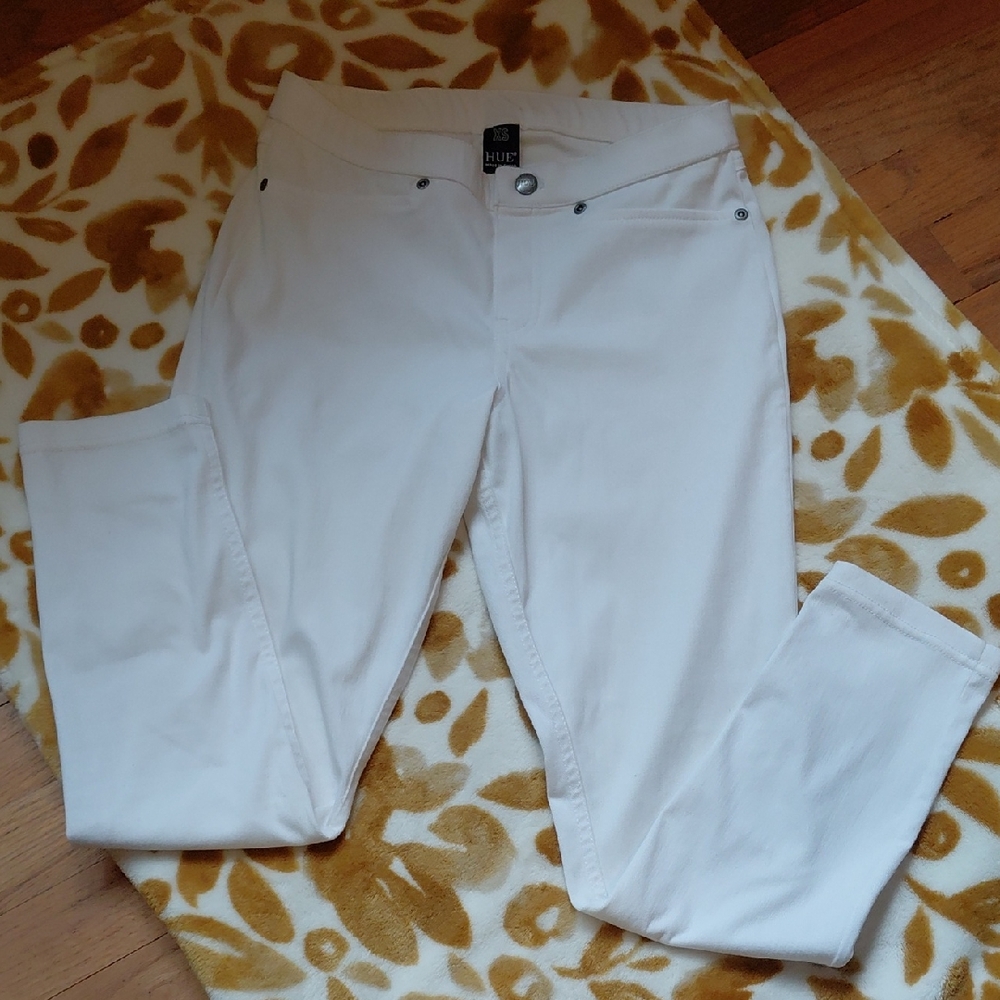HUE White Slim Ponte Knit Pants